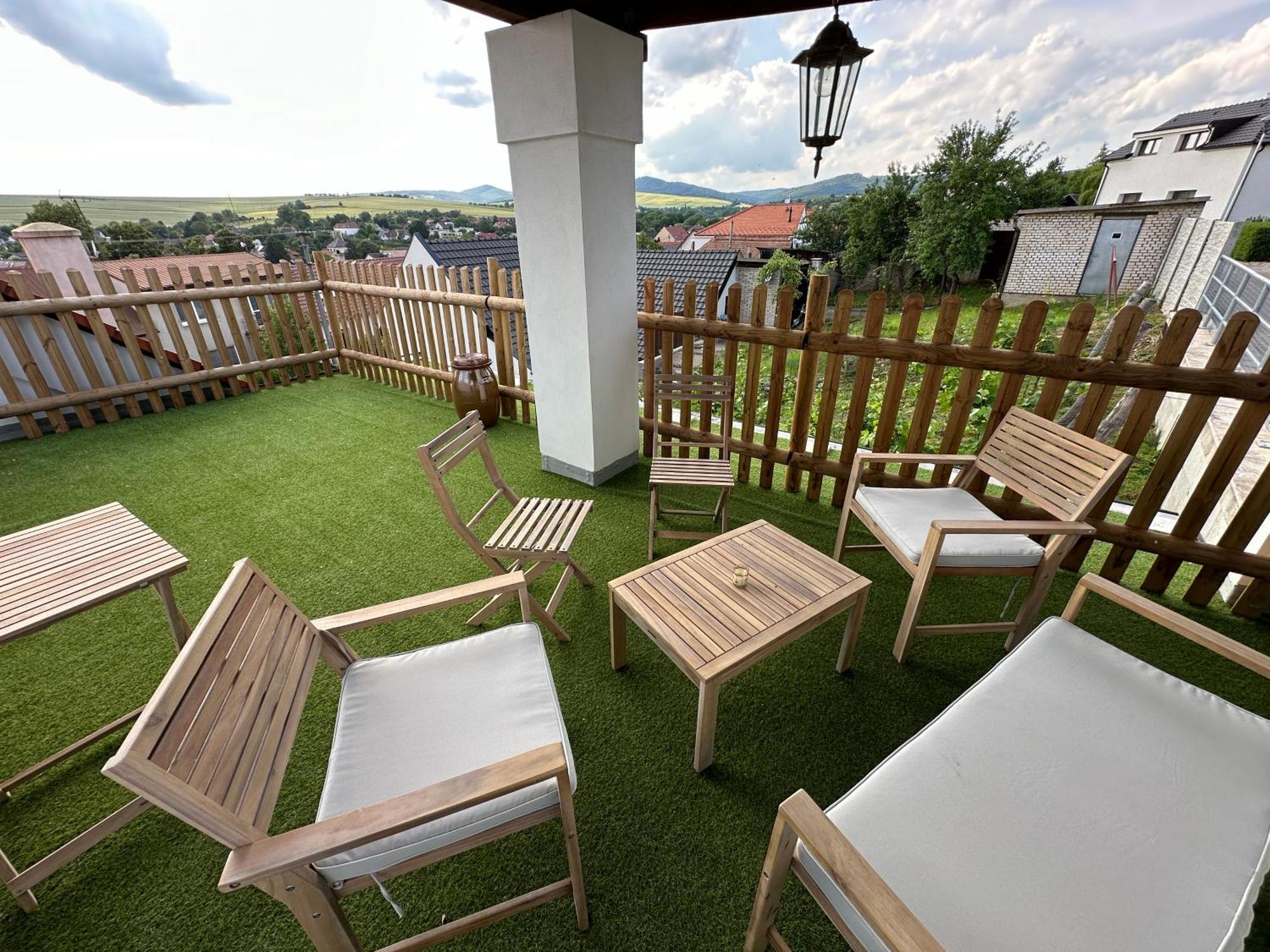 Nad Slovackym Sklipkem Villa Tupesy Екстериор снимка